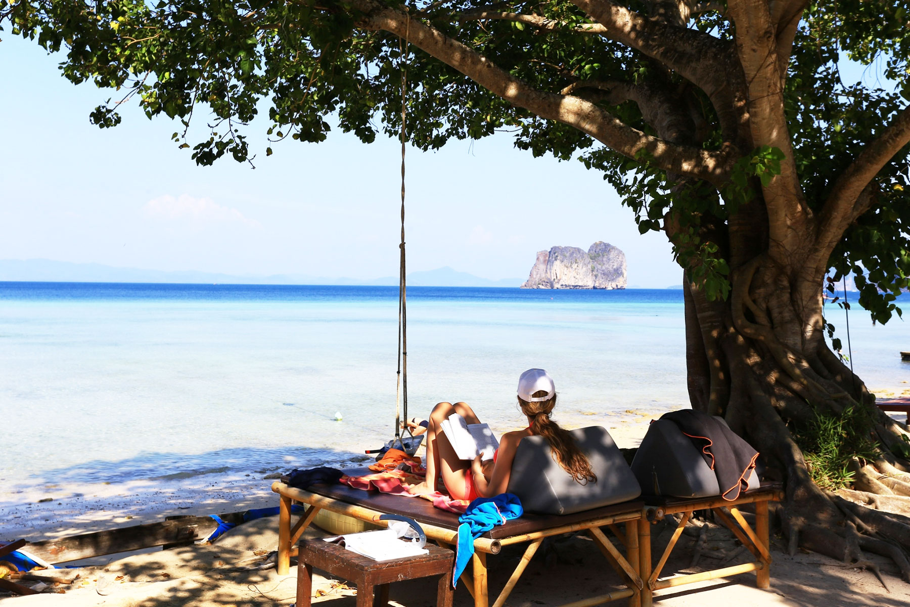 Koh ngai Party on the beach